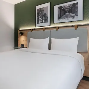 Campanile 15 - Tour Eiffel Otel